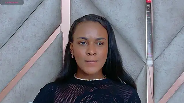 Sally-Noa লাইভ XXX চ্যাট