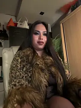 BigDominaMia: вебкам-шоу