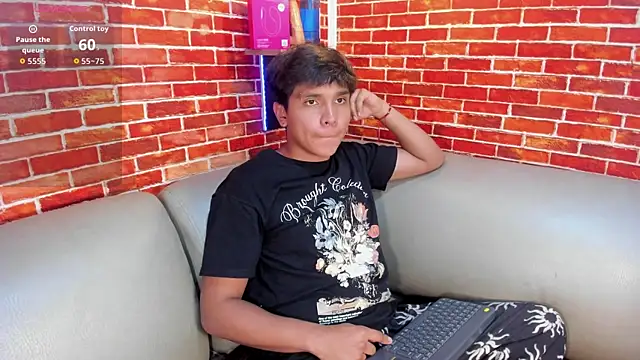 Thiago_Kozak's Webcam Show