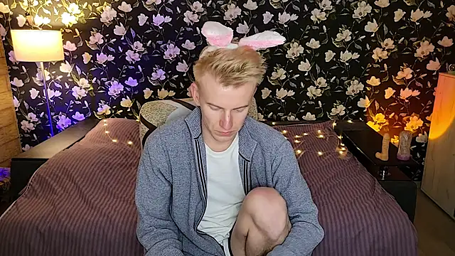 Вебкам-шоу Vuitton