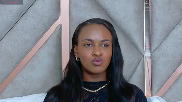 Sally-Noa: онлайн-секс-чат