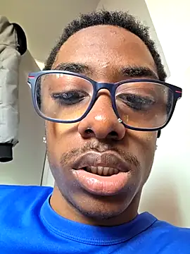 hormoneactivated: διαδικτυακό σόου στην κάμερα