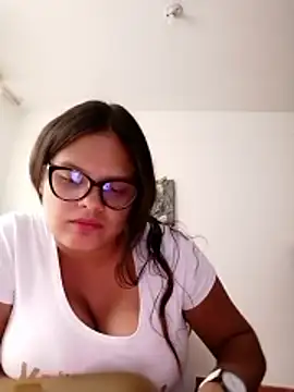 luluboobs9 Adlı Modelin Canlı XXX Sohbeti