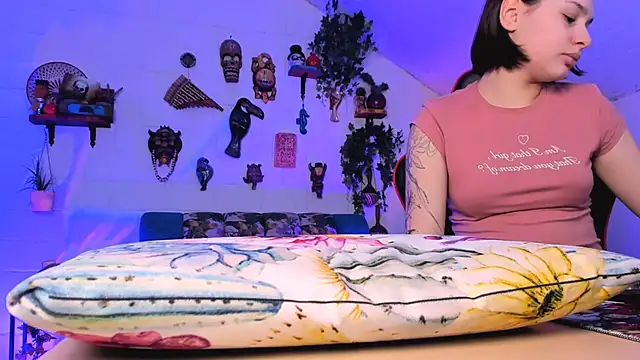 KimClarks_ Adlı Modelin Canlı XXX Sohbeti