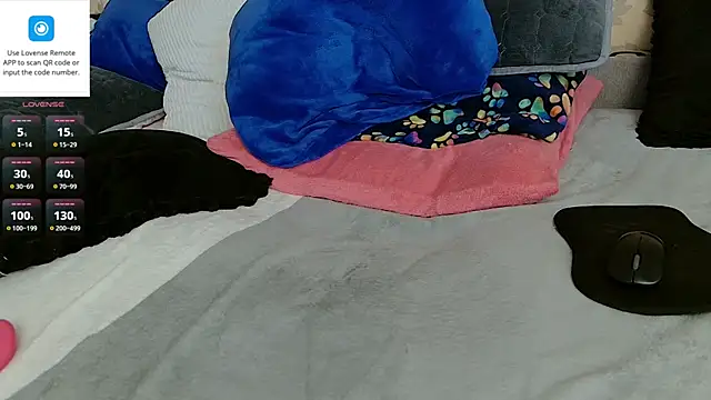 XXX chat uživo modela MartinBrandon