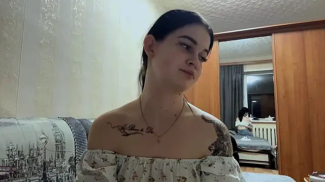 BellaLuxury's Live XXX Chat