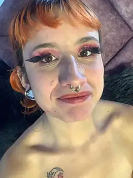 Chat +18 de Alice_Hecatee ao vivo