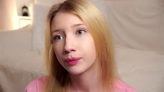 SunnivaCovil Chat XXX in diretta