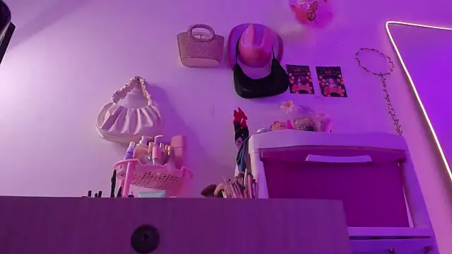 ScarlettDreamss7: вебкам-шоу