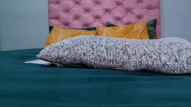 LactatingSeductiveEbony Live XXX-Chat