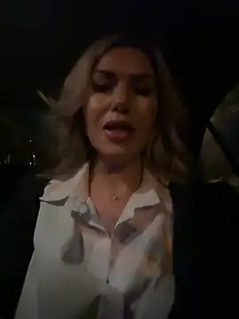 แชท XXX สดของ AnikaSunshine