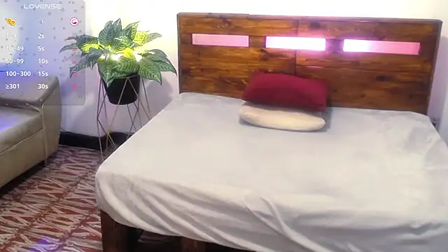 Онлайн чат XXX Yeseniaa25_