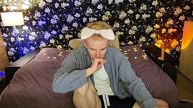 Vuitton Live XXX-chat