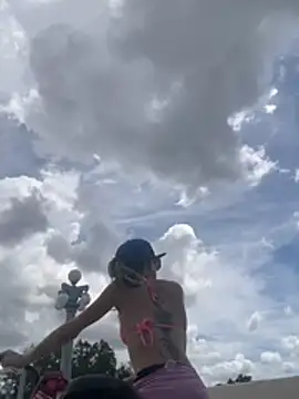 IttyBittyStonie's Live XXX Chat