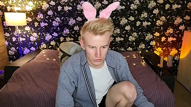 Vuitton live XXX chat