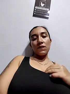 Robin_H00t_2 Adlı Modelin Canlı XXX Sohbeti