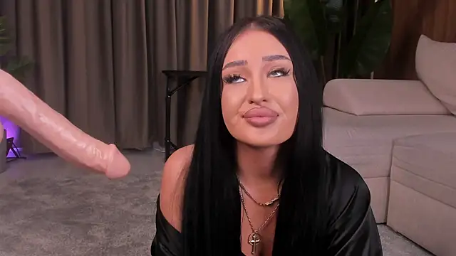 EmeraldKat Chat XXX live