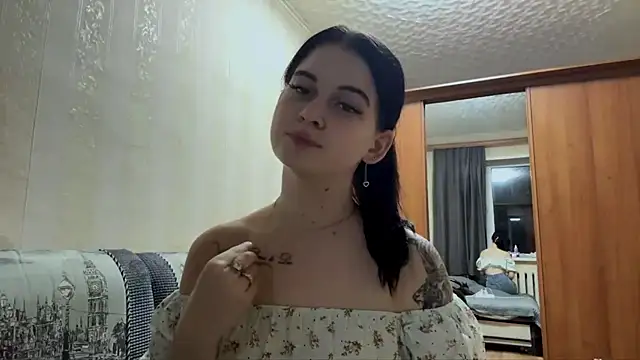 BellaLuxury webcam show