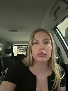 Chloemillerrxx webcam show