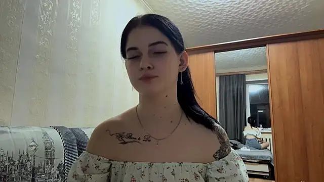 BellaLuxury Live XXX-chat