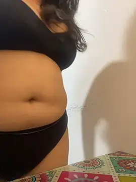 Ivonee777: онлайн-секс-чат