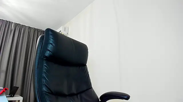 Findom_guy 即時 XXX 聊天