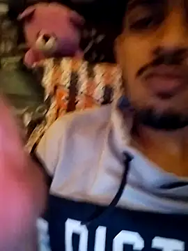 Wild_Vassu Show in webcam