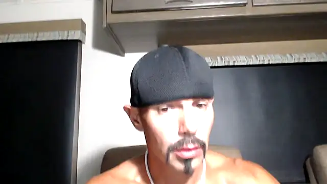 ThickD2C: вебкам-шоу