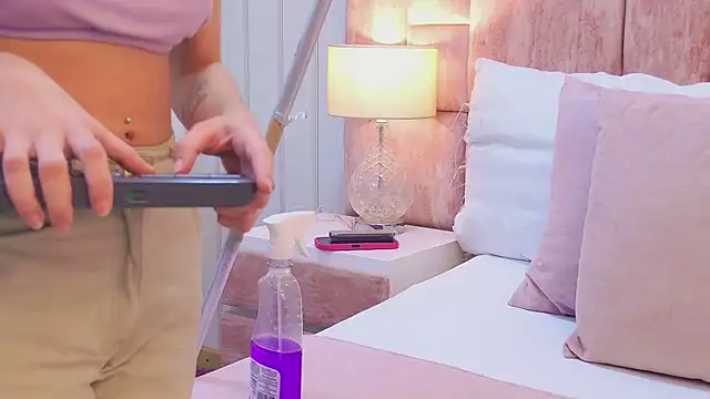 ScarlettFoox Adlı Modelin Canlı XXX Sohbeti