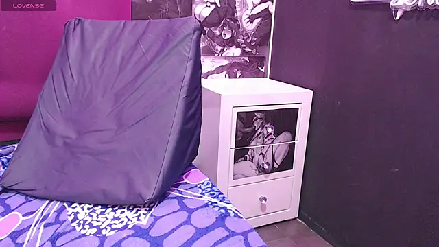 violet_angel13 élő XXX-chatje