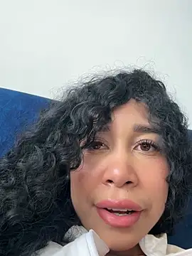 sally_rosses' Live XXX Chat