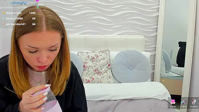 Онлайн чат XXX VirginOlly