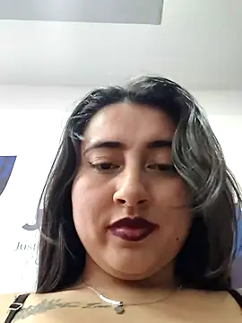 _Sarah-Office1 Show Webcam