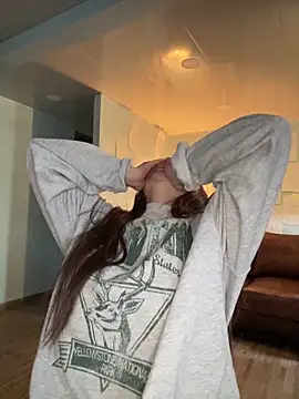 XXX chat uživo modela Canneela