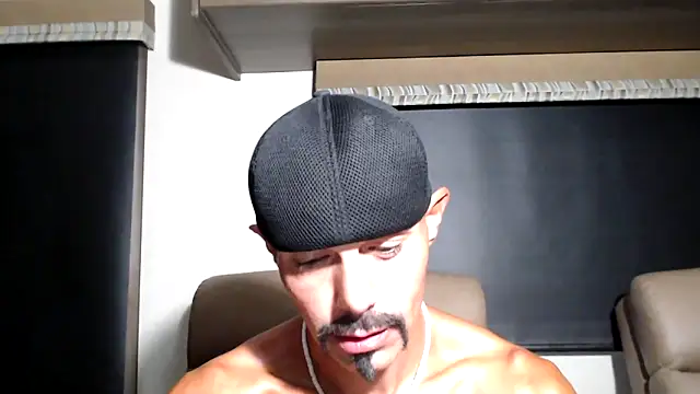 ThickD2C: вебкам-шоу