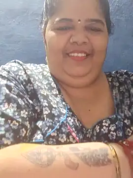 tamilthanushri Chat XXX in diretta