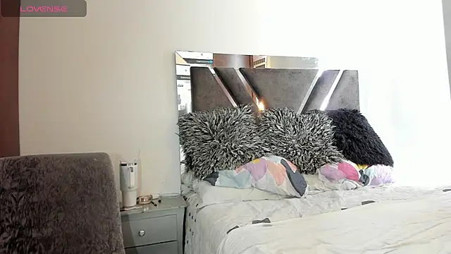 alizehornyのライブXXXチャット