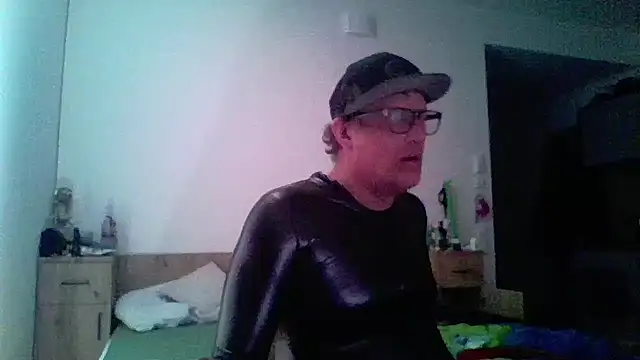 Bigthroaterboy élő XXX-chatje