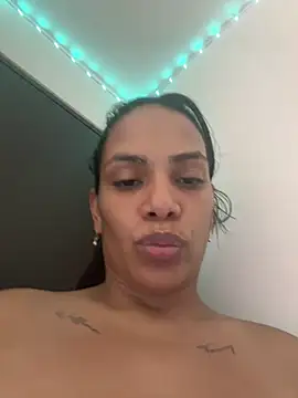 ArielleMillerr- – Naživo XXX chat