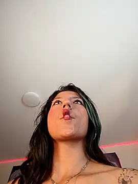 SamathaMay élő XXX-chatje