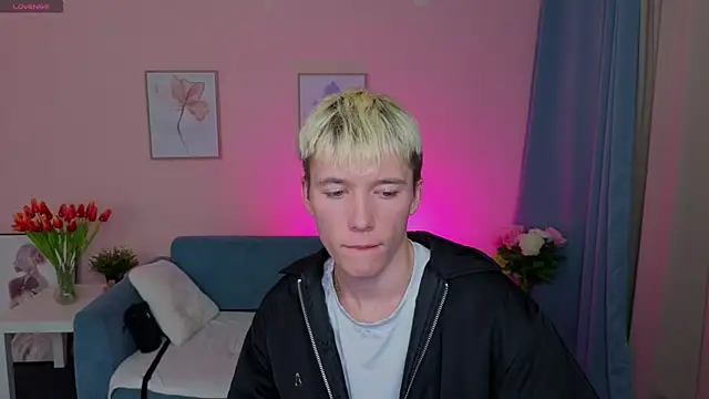 Онлайн чат XXX KevinParke