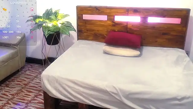 Yeseniaa25_ Live XXX Chat