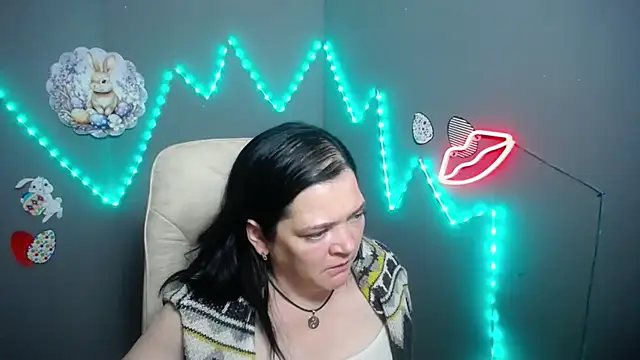 LauraFinn Adlı Modelin Canlı XXX Sohbeti