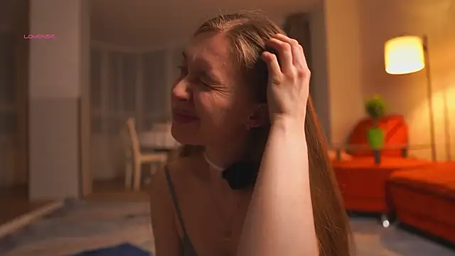 SharaNewbern Adlı Modelin Canlı XXX Sohbeti