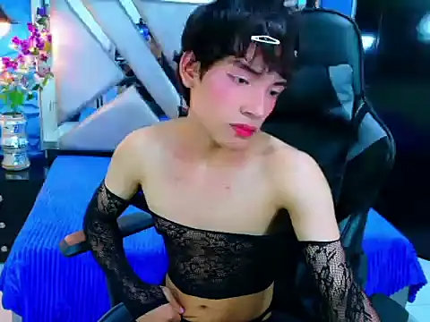 IsaacNovaa webcam show