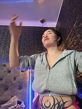 Sophie_LS Chat XXX in diretta