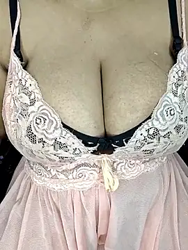 Curvy_Pooja Chat XXX live