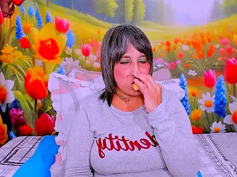 indianroxy's Live XXX Chat