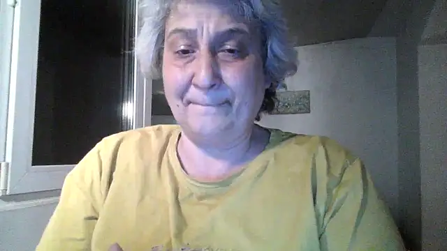 ExquisiteMature élő XXX-chatje