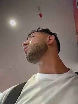 liam_bronw Adlı Modelin Canlı XXX Sohbeti